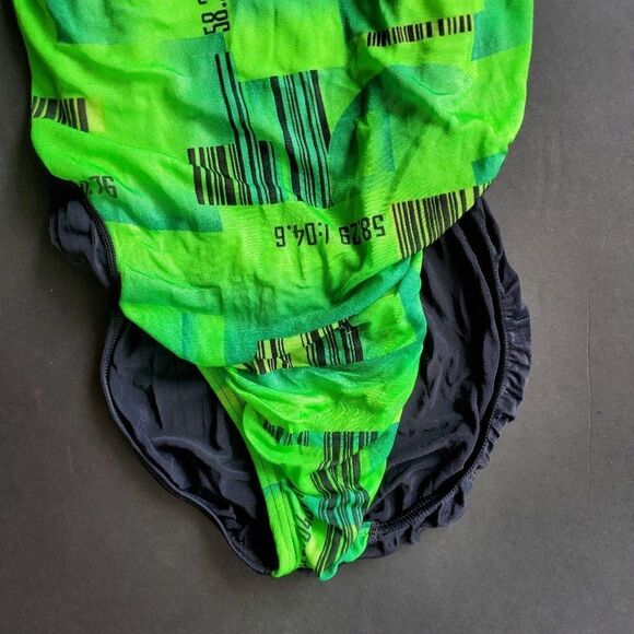 Nike one Piece Swimsuit - Picture 3 of 8